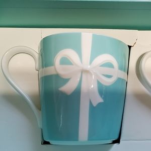 Tiffany Set Cups with box